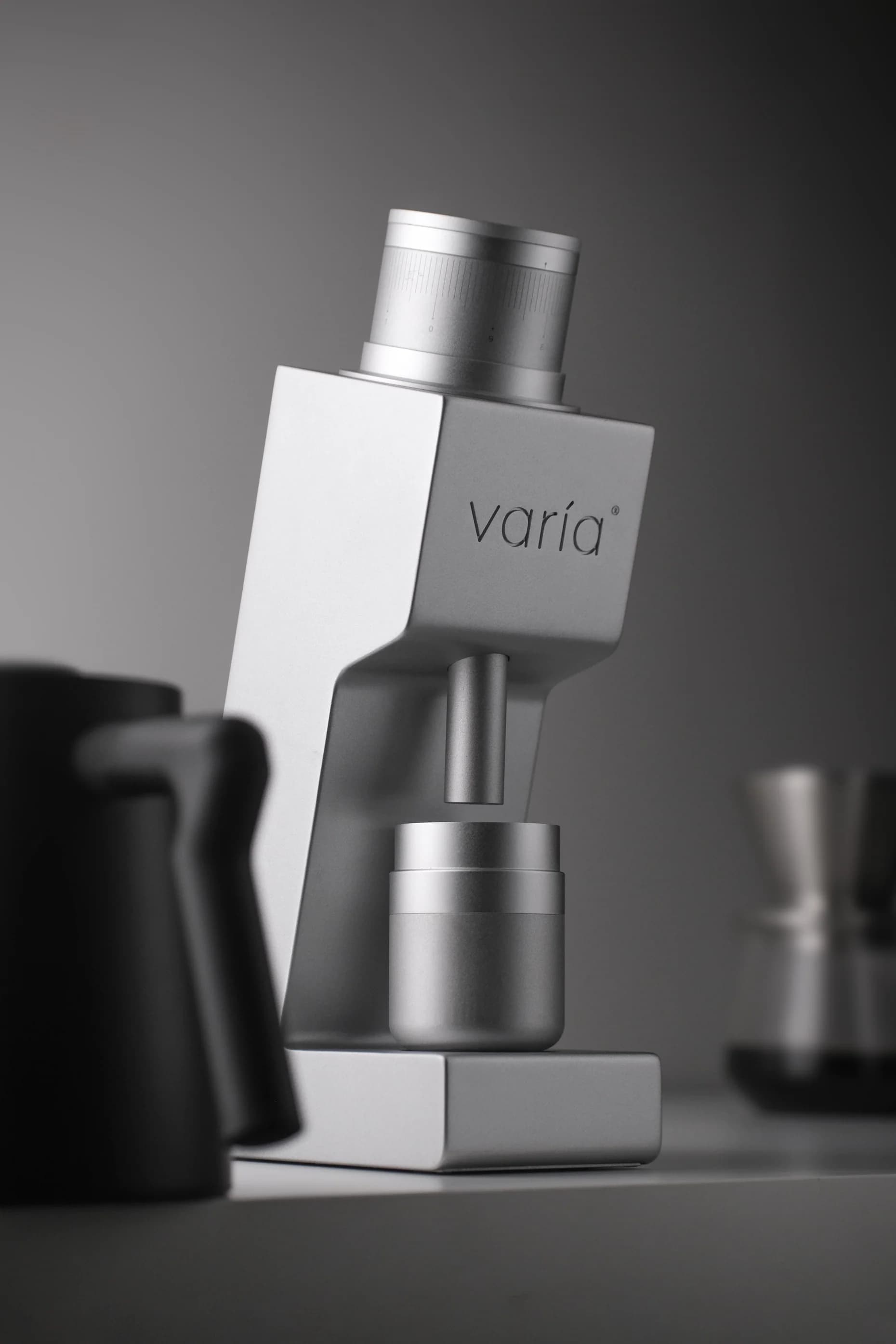 Varia VS4 vs VS3 徹底比較|38mmから53mmへ。進化した「死角なきグラインダー」の実力を解剖